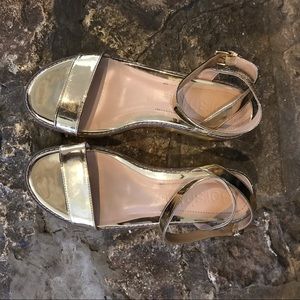 Gold Sandals ||Size 7||